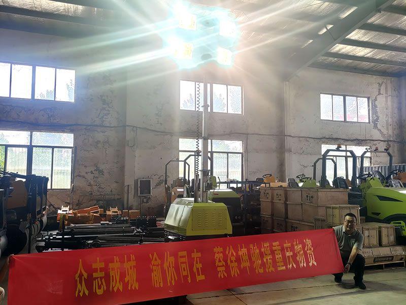 蔡徐坤為重慶捐贈奔馬照明車等救災(zāi)物資，傳遞偶像正能量