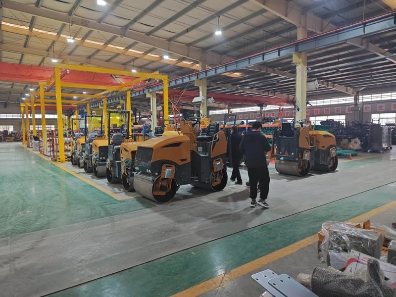 小型壓路機(jī)價(jià)格不能盲從，先把知識(shí)來(lái)學(xué)起！